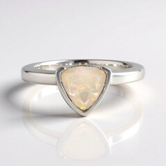 Anello in argento con Opale di Welo