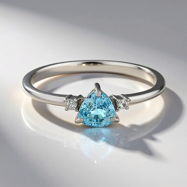 Anillo en plata con Zircón de Ratanak Kirí