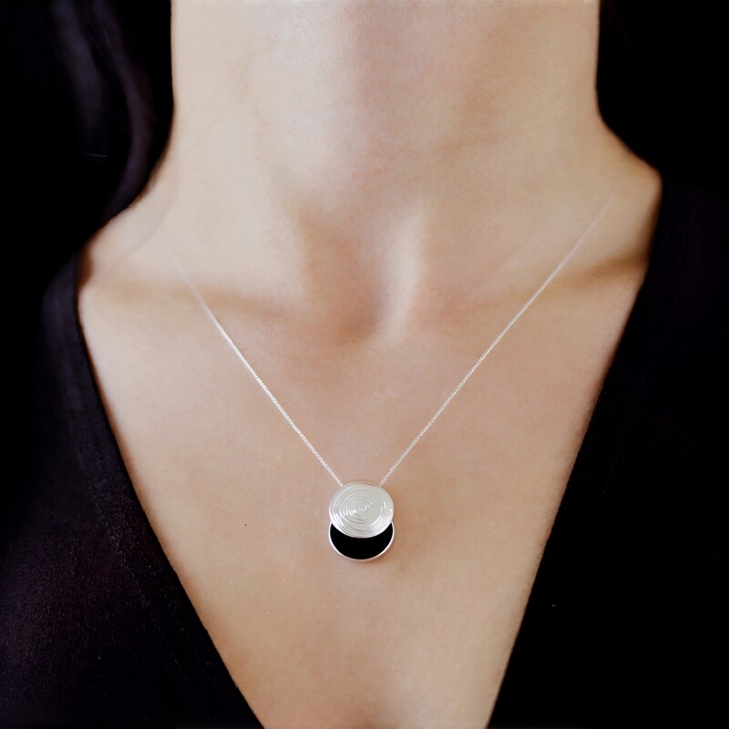 Black Onyx Silver Pendant (MONOSONO COLLECTION)