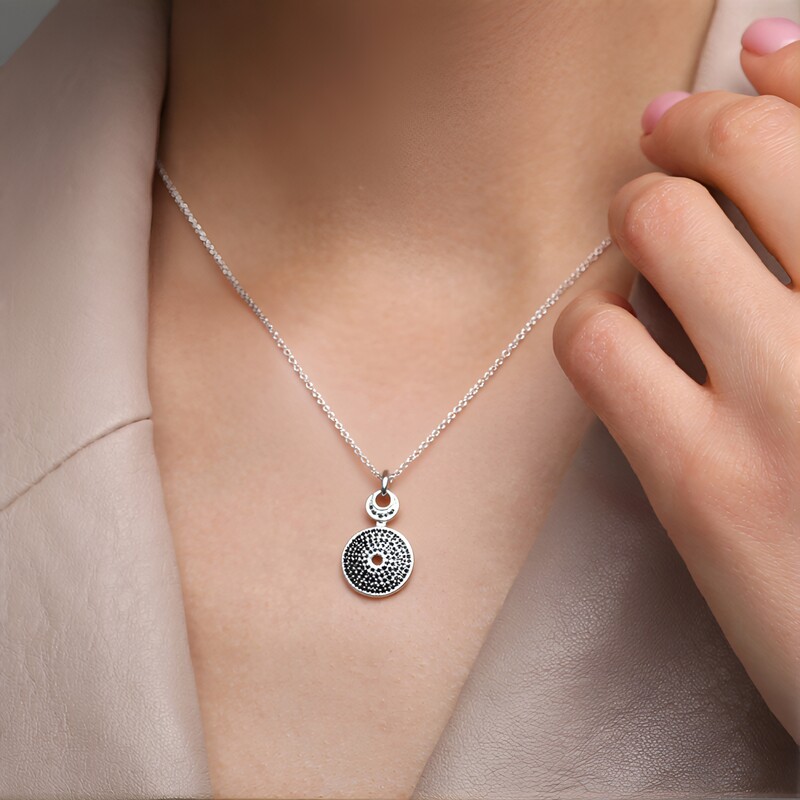 Colgante en plata con Espinela negra