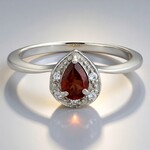 Anello in argento con Granato Malaya