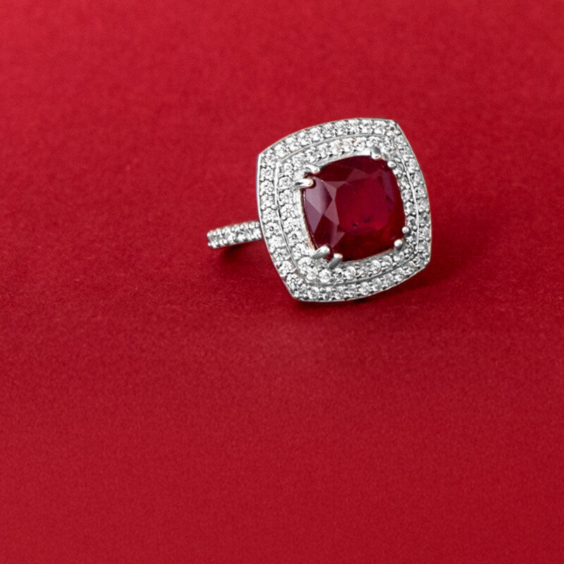 Anillo en plata con Rubí de Madagascar