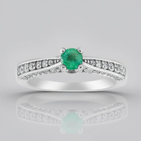 Bague en argent et Emeraude de Russie