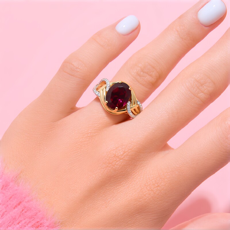 Gouden ring met een Rift Valley Rhodoliet (Rifkind 1894 Collection)