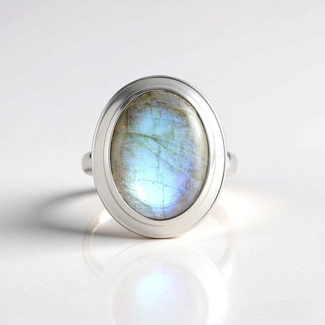 Anello in argento con Labradorite