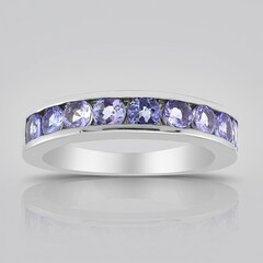 Anello in argento con Tanzanite