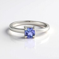 Anello in argento con Tanzanite