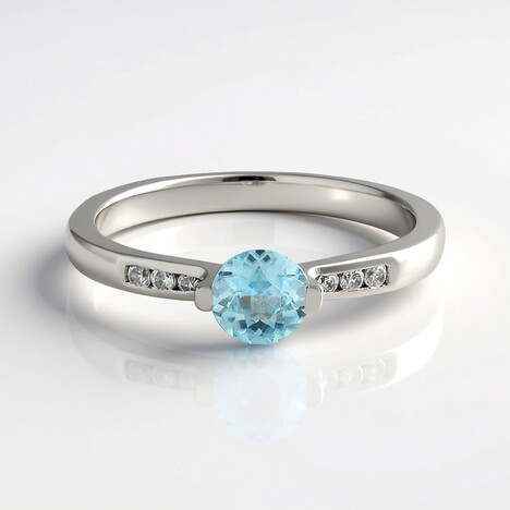 Anello in argento con Zircone Ratanakiri