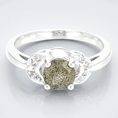 Anello in argento con Spectrolite