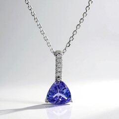 Collana in oro con Tanzanite AAA