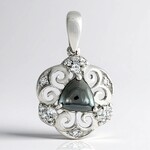 Ciondolo in argento con Ematite Nera