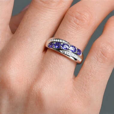 Anillo en plata con Tanzanita