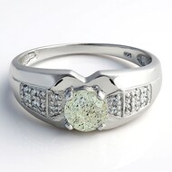 Anello da uomo in argento con Spectrolite