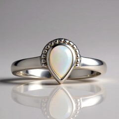 Anello in argento con Opale Bianco