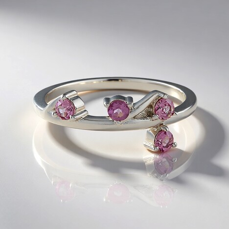 Anello in argento con Granato Malaya