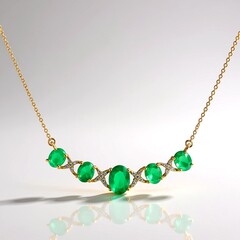Collana in oro con Smeraldo Zambia