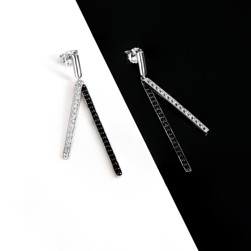 Pendientes en plata con Espinela negra