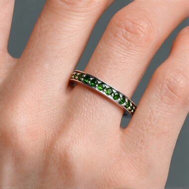 Anillo en plata con Diópsido de Rusia