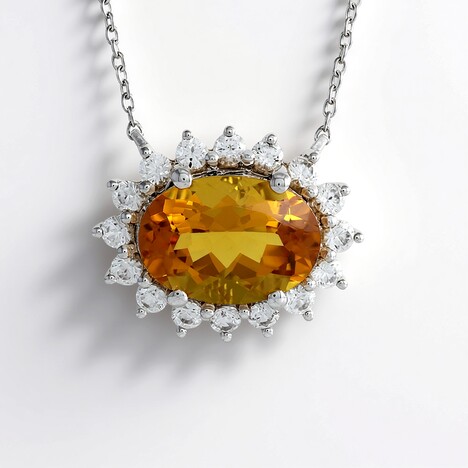 Collana in argento con Scapolite