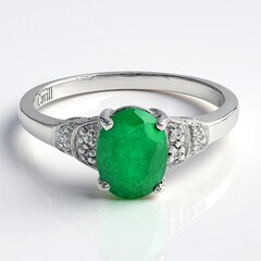 Anello placcato in platino con Smeraldo Bahia