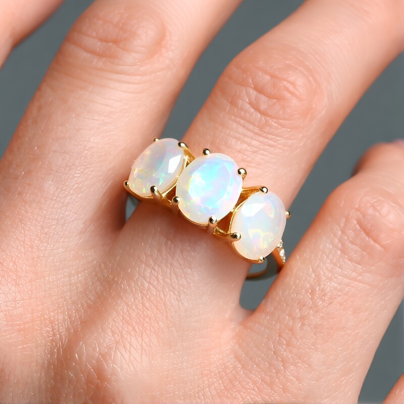 Anillo en oro con Ópalo Welo AAA (de Melo Gold)