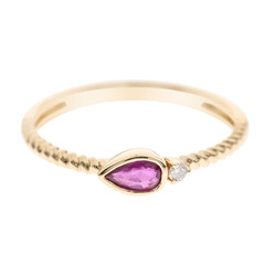 Anello in oro con Rubino Mozambico AAA