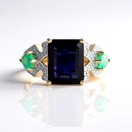 Gouden ring met een ioliet (SUHANA)