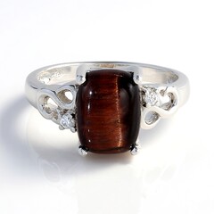 Anello in argento con Occhio di Tigre Rosso