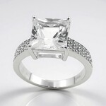 Anello in argento con Danburite