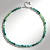 Collar en plata con Grandidierita