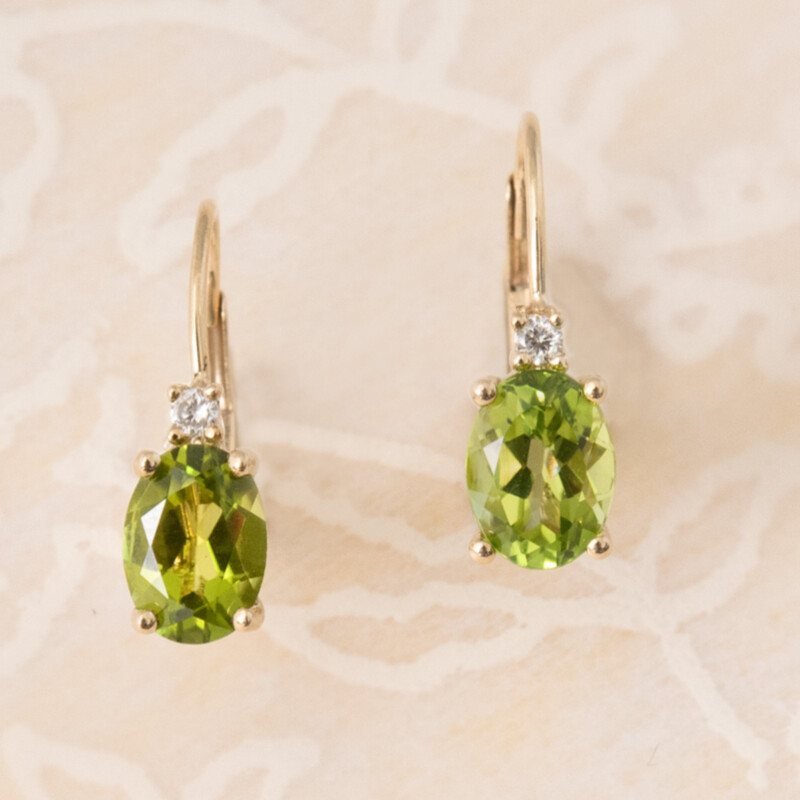 Orecchini in oro con Peridoto Dashihe