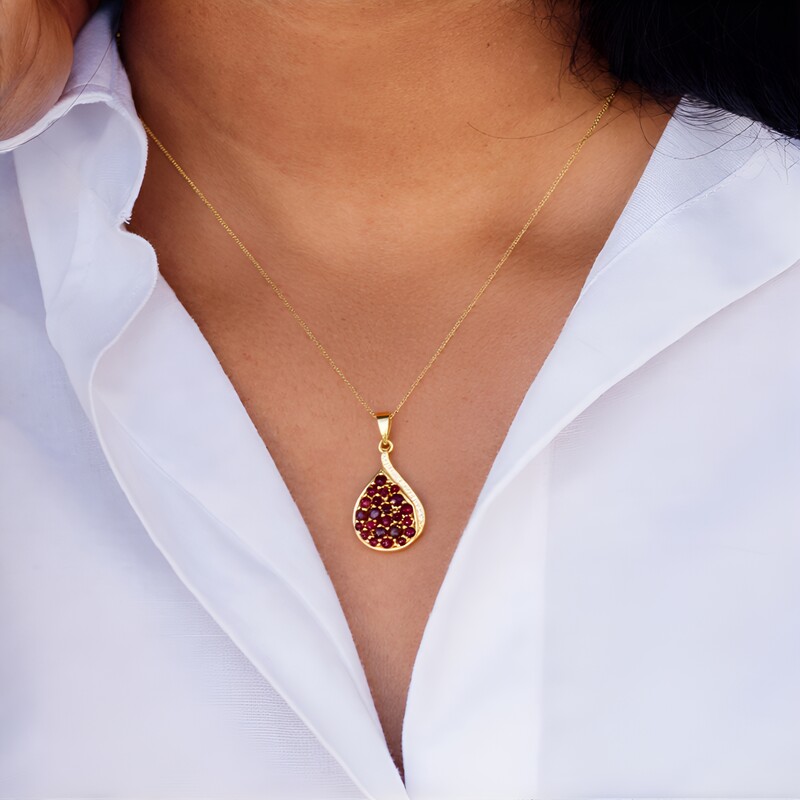 Colgante en plata con Espinela roja noble