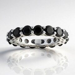 Anillo en plata con Espinela negra