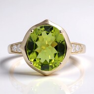 Anillo en oro con Peridoto de Dashihe (CIRARI)