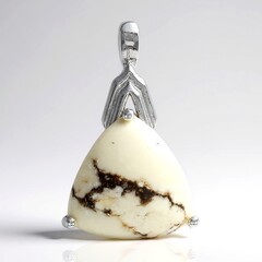 Ciondolo in argento con Magnesite