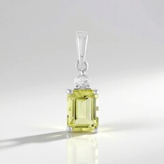 Ciondolo in argento con Quarzo Ouro Verde