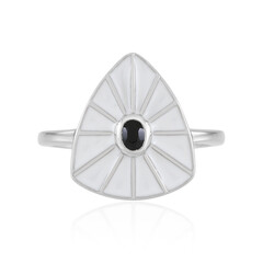 Anillo en plata con Espinela negra