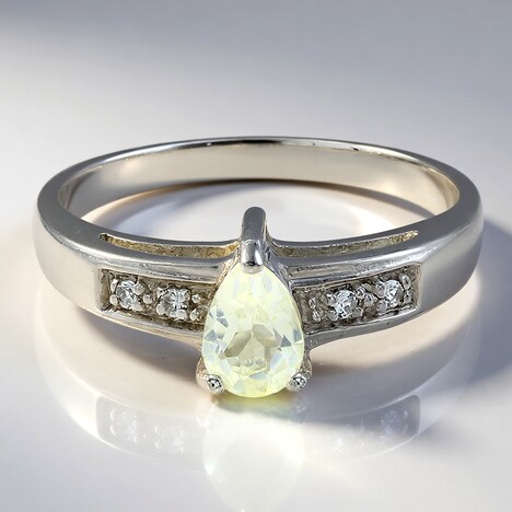 Anello in argento con Ortoclasio