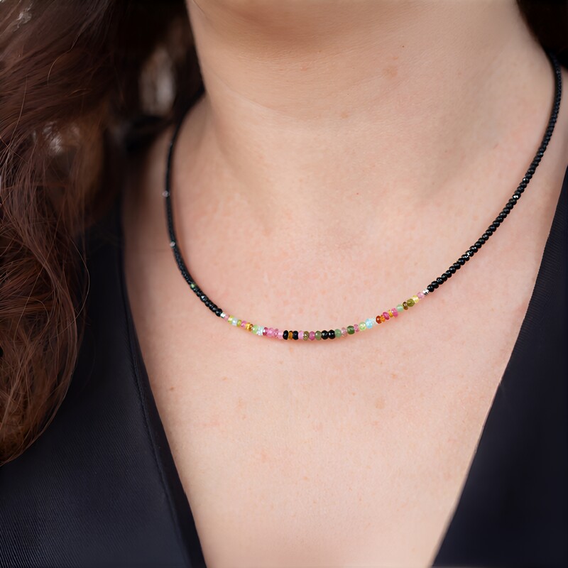 Collar en plata con Espinela negra