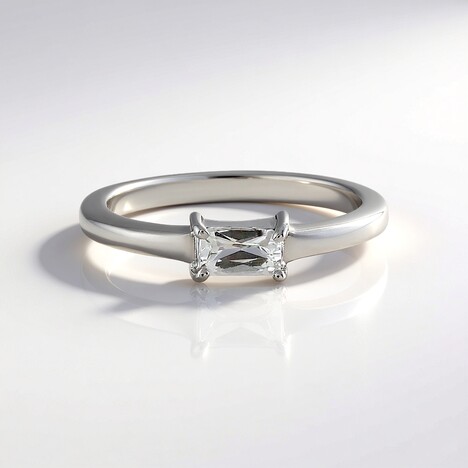 Anello in argento con Zircone