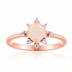 Anillo en oro con Ópalo blanco de Brasil