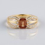 Anello in oro con Granato Cangiante (AMAYANI)