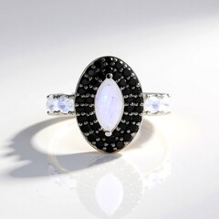 Anello in argento con Pietra di Luna Arcobaleno