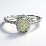 Anello in argento con Labradorite