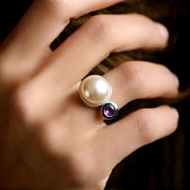 Anello in argento con Perla d'Acqua Dolce Bianca (Michelle Albala)