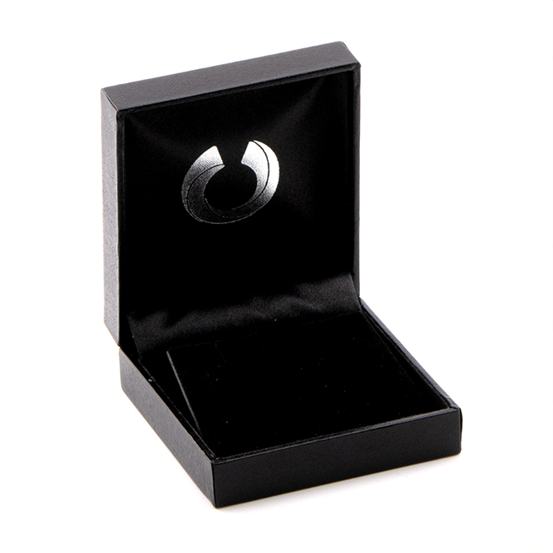 Mit Samt gefütterte klassische schwarze Ohrringbox