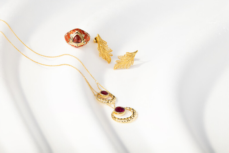 Madagaskar-Rubin-Goldcollier (Ornaments by de Melo)