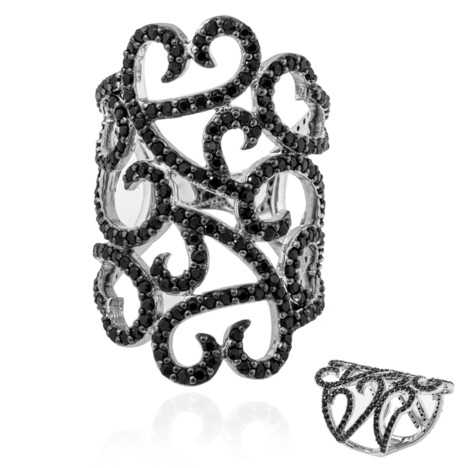 Zilveren ring met zwarte spinelstenen