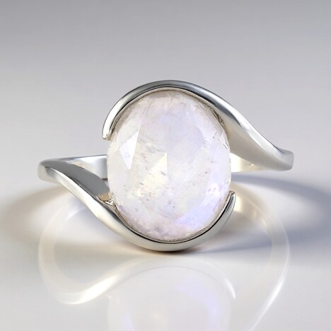 Anello in argento con Pietra di Luna Arcobaleno