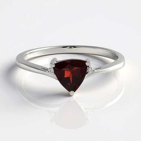 Anello in argento con Granato Mozambico
